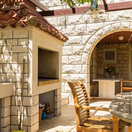 Πανσιόν Steel