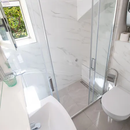 Steel Vendégház 3*